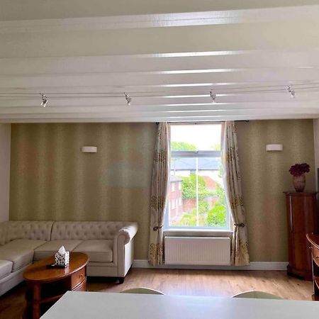 Contemporary Duplex - Private Patio & Parking Apartment Stockport Luaran gambar