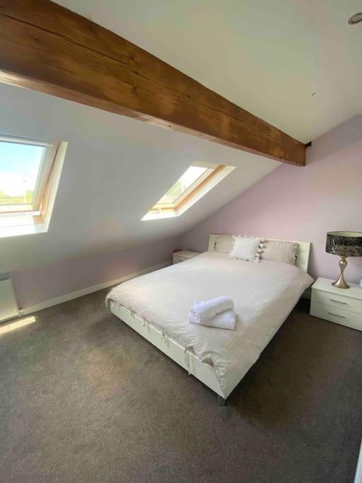 Contemporary Duplex - Private Patio & Parking Apartment Stockport Luaran gambar