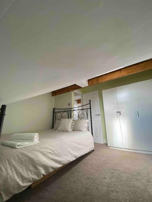 Contemporary Duplex - Private Patio & Parking Apartment Stockport Luaran gambar