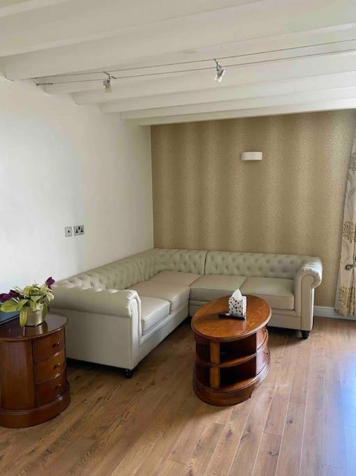Contemporary Duplex - Private Patio & Parking Apartment Stockport Luaran gambar